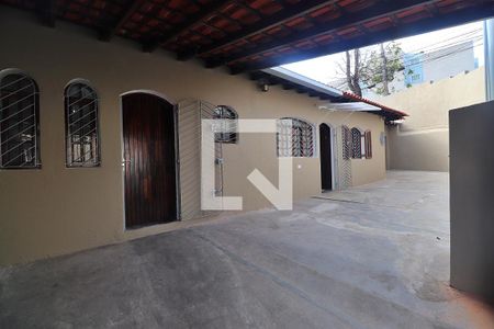 Quintal de casa para alugar com 2 quartos, 90m² em Jardim das Maravilhas, Santo André