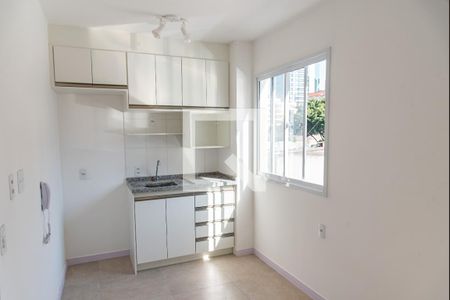 Cozinha de kitnet/studio à venda com 1 quarto, 24m² em Sé, São Paulo
