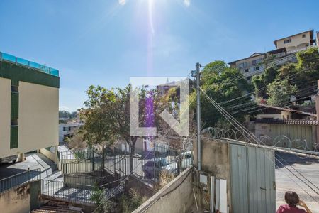 Quarto 1 de casa para alugar com 2 quartos, 60m² em Alto Caiçaras, Belo Horizonte