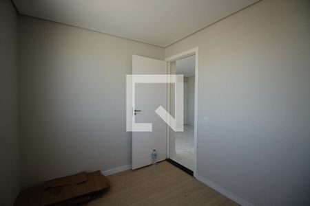 Quarto 1 de apartamento para alugar com 2 quartos, 42m² em Jardim das Oliveiras, Itaquaquecetuba