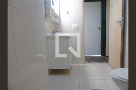 Apartamento à venda com 70m², 2 quartos e sem vagaDetalhe Banheiro