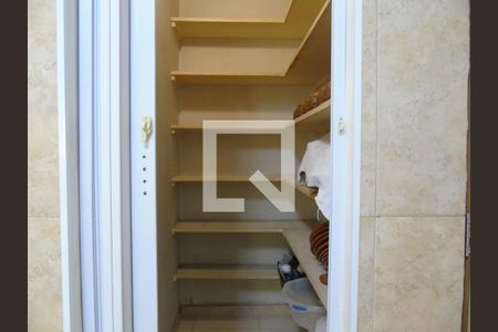 Apartamento à venda com 70m², 2 quartos e sem vagaArmario Cozinha