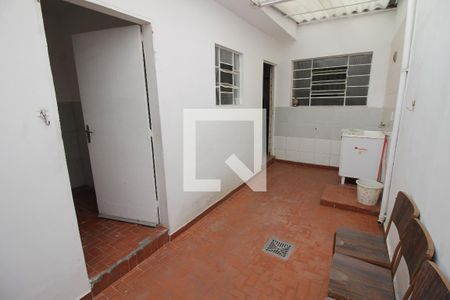 Casa para alugar com 150m², 2 quartos e 1 vagaQuintal