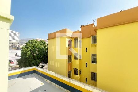 VISTA SALA de apartamento à venda com 3 quartos, 70m² em Quintino Bocaiuva, Rio de Janeiro