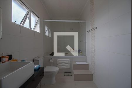 Casa à venda com 280m², 4 quartos e 5 vagasbanheiro suíte1_2