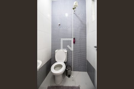 Casa à venda com 280m², 4 quartos e 5 vagasbanheiro área de serviço_4