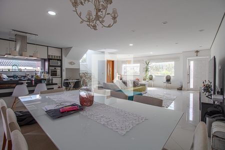 sala_3 de casa à venda com 4 quartos, 280m² em Bosque da Saúde, São Paulo