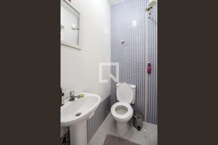 Casa à venda com 280m², 4 quartos e 5 vagasbanheiro área de serviço_3