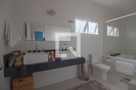 Casa à venda com 280m², 4 quartos e 5 vagasbanheiro suíte1_1