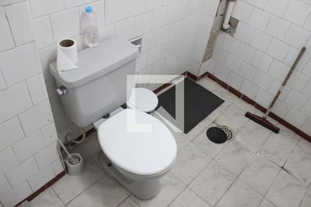 Banheiro de apartamento para alugar com 1 quarto, 31m² em Centro, São Vicente