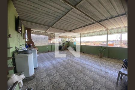Casa à venda com 180m², 2 quartos e sem vaga