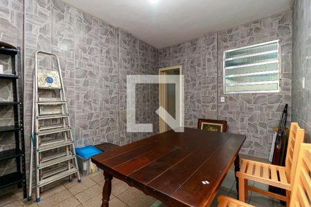 Casa à venda com 150m², 3 quartos e 2 vagasÁrea de Serviço - Quarto