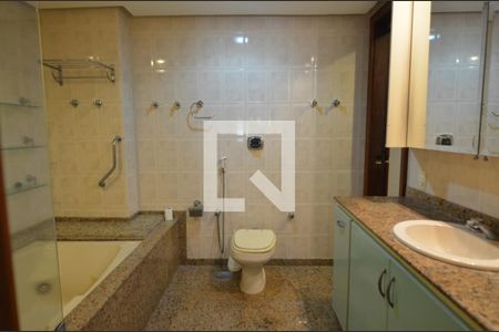 Apartamento à venda com 120m², 2 quartos e 2 vagasBanheiro da Suíte 1