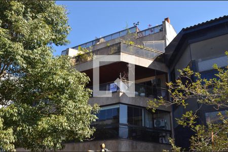 Apartamento à venda com 120m², 2 quartos e 2 vagasDetalhe