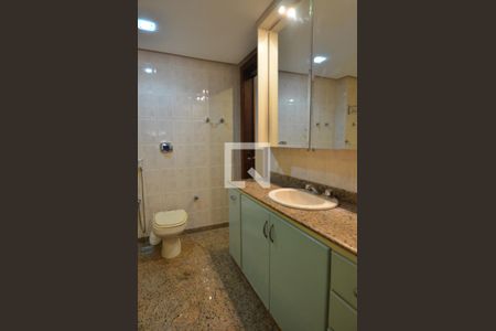 Apartamento à venda com 120m², 2 quartos e 2 vagasBanheiro da Suíte 1