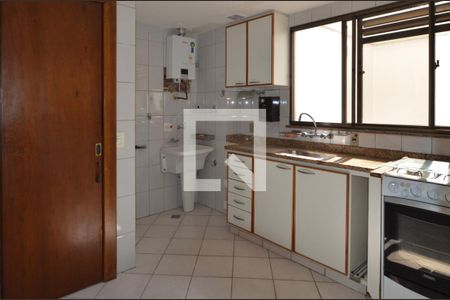 Apartamento à venda com 120m², 2 quartos e 2 vagasCozinha