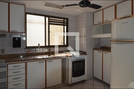 Apartamento à venda com 120m², 2 quartos e 2 vagasCozinha