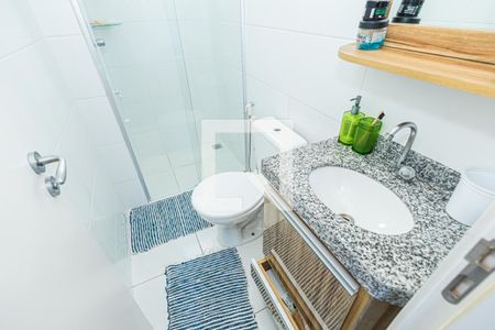 Banheiro suite de apartamento à venda com 2 quartos, 88m² em Heliópolis, Belo Horizonte