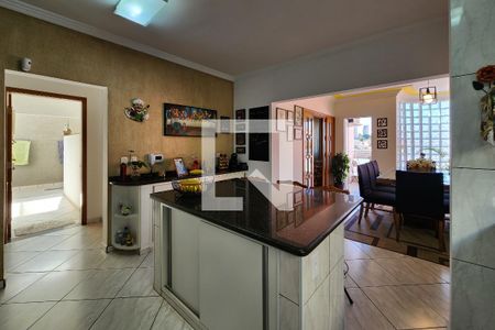 Casa para alugar com 496m², 3 quartos e 8 vagasCozinha