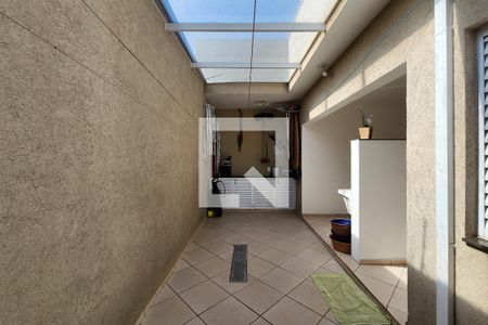 Casa para alugar com 496m², 3 quartos e 8 vagasQuintal