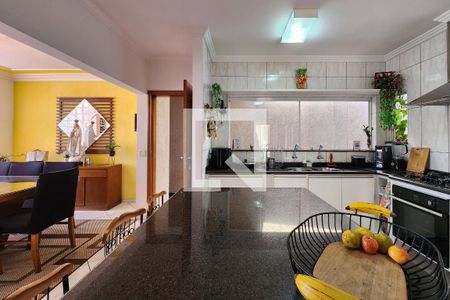 Casa para alugar com 496m², 3 quartos e 8 vagasCozinha