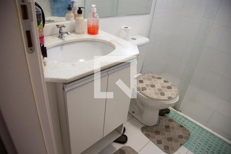 Banheiro de apartamento à venda com 2 quartos, 57m² em Santo Antônio, Osasco