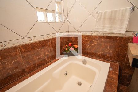 Casa à venda com 320m², 5 quartos e 2 vagas Casa à venda com 320m², 5 quartos e 2 vagasbanheiro