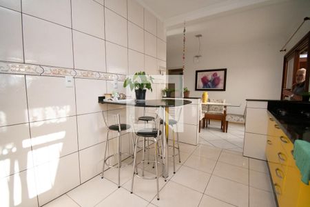 Casa à venda com 320m², 5 quartos e 2 vagas Casa à venda com 320m², 5 quartos e 2 vagascozinha