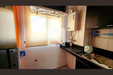 Apartamento à venda com 56m², 2 quartos e 1 vaga Apartamento à venda com 56m², 2 quartos e 1 vagaCozinha e Área de Serviço