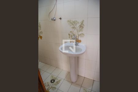 Casa à venda com 450m², 5 quartos e 4 vagasBanheiro 4