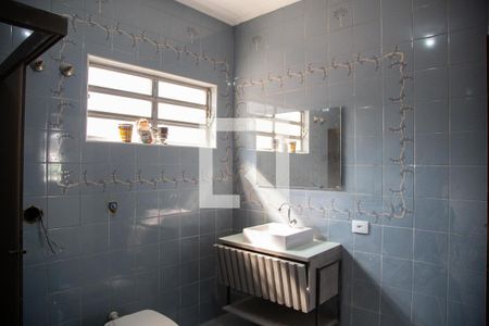 Casa à venda com 450m², 5 quartos e 4 vagasBanheiro 1