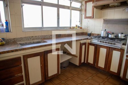 Casa à venda com 450m², 5 quartos e 4 vagasCozinha