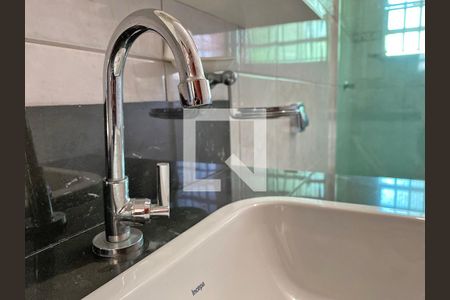 Casa à venda com 175m², 5 quartos e 2 vagas Casa à venda com 175m², 5 quartos e 2 vagasBanheiro da Suíte - detalhe