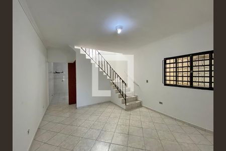 Casa à venda com 175m², 5 quartos e 2 vagas Casa à venda com 175m², 5 quartos e 2 vagasSala - Casa 2