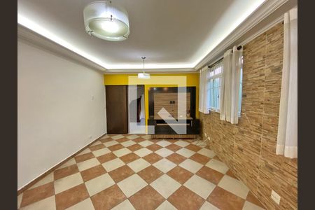 Casa à venda com 175m², 5 quartos e 2 vagas Casa à venda com 175m², 5 quartos e 2 vagasSala