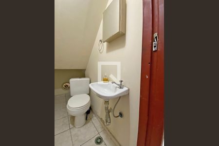 Casa à venda com 175m², 5 quartos e 2 vagas Casa à venda com 175m², 5 quartos e 2 vagasLavabo - Casa 2