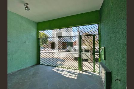 Casa à venda com 175m², 5 quartos e 2 vagas Casa à venda com 175m², 5 quartos e 2 vagasÁrea comum - garagem