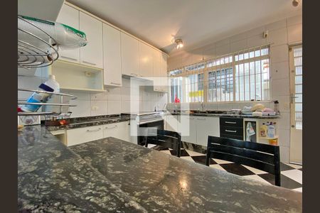 Casa à venda com 175m², 5 quartos e 2 vagas Casa à venda com 175m², 5 quartos e 2 vagasCozinha