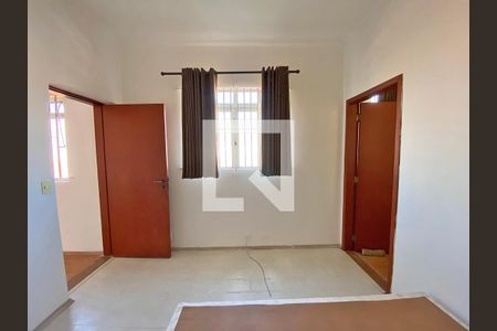 Casa à venda com 175m², 5 quartos e 2 vagas Casa à venda com 175m², 5 quartos e 2 vagasQuarto 2
