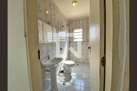 Casa à venda com 175m², 5 quartos e 2 vagas Casa à venda com 175m², 5 quartos e 2 vagasBanheiro Social 1 - Casa 2