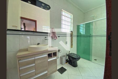 Casa à venda com 175m², 5 quartos e 2 vagas Casa à venda com 175m², 5 quartos e 2 vagasBanheiro social 2