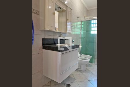 Casa à venda com 175m², 5 quartos e 2 vagas Casa à venda com 175m², 5 quartos e 2 vagasBanheiro da Suíte