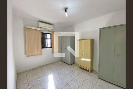 Casa à venda com 175m², 5 quartos e 2 vagas Casa à venda com 175m², 5 quartos e 2 vagasQuarto 2 - Casa 2