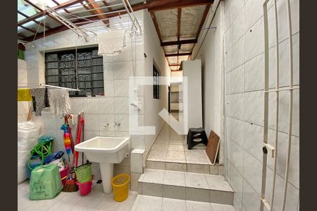 Casa à venda com 175m², 5 quartos e 2 vagas Casa à venda com 175m², 5 quartos e 2 vagasÁrea de Serviço