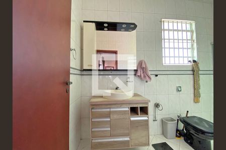 Casa à venda com 175m², 5 quartos e 2 vagas Casa à venda com 175m², 5 quartos e 2 vagasBanheiro Social 1