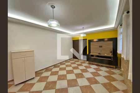 Casa à venda com 175m², 5 quartos e 2 vagas Casa à venda com 175m², 5 quartos e 2 vagasSala