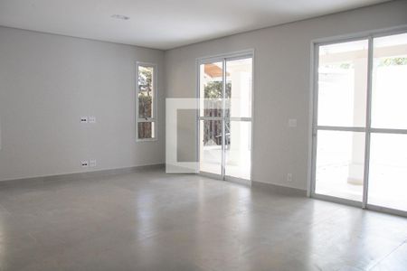 Sala de casa de condomínio para alugar com 4 quartos, 250m² em Jardim Leonor Mendes de Barros, São Paulo