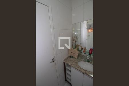 Casa à venda com 115m², 3 quartos e 2 vagasBanheiro Social