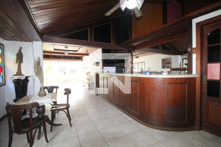 Sala de casa à venda com 3 quartos, 555m² em Anil, Rio de Janeiro