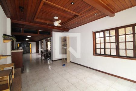 Sala de casa à venda com 3 quartos, 555m² em Anil, Rio de Janeiro